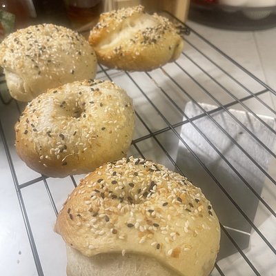 Everything But The Bagel Seasoning Bagels  1/2 Dozen 