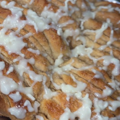 Cinnamon Roll Pull Apart Bread
