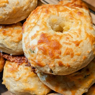Jalapeno Cheddar Bagels - 1/2 Dozen