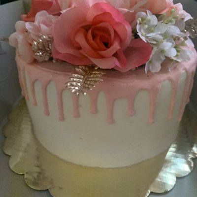 Round Cake 8” and larger 