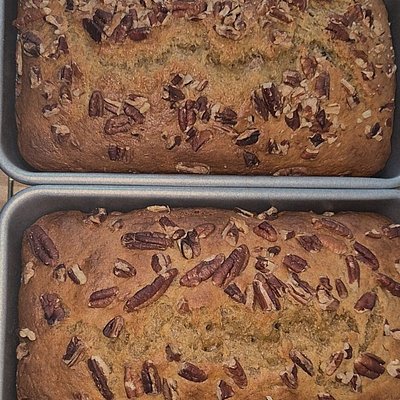 Pan De Platano Y Nuez                             Banana Nut Bread