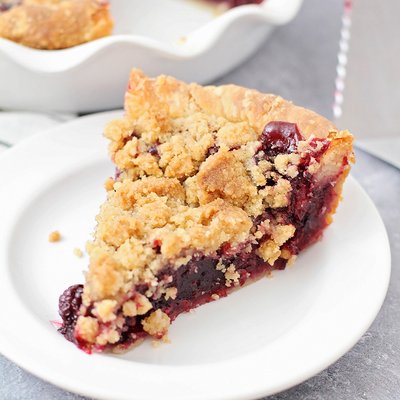 Blackberry Streusel Pie