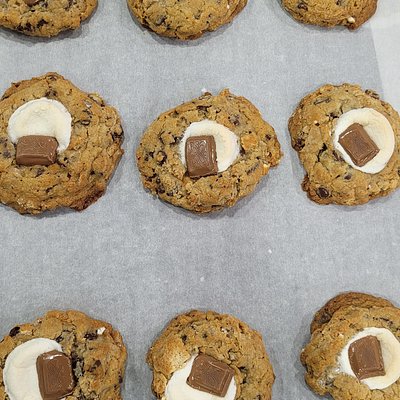 🔥  S’more Chocolate Chip Cookies