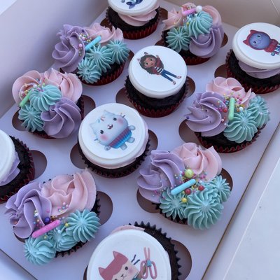 Custom Cupckaes 