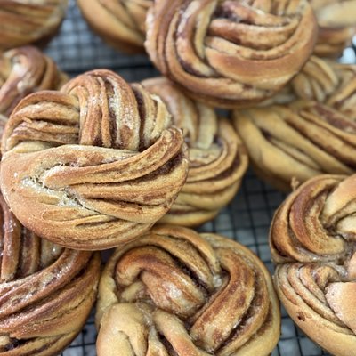 Fresh Milled Sourdough Cinnamon Rolls 