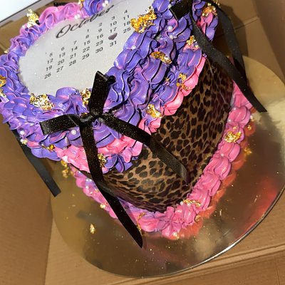 8in💋Sweetie Heart Cake