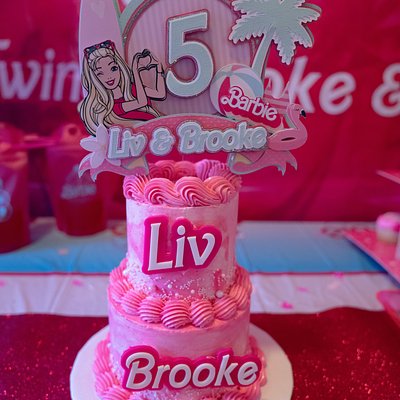 Custom Cakes 