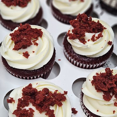 Red Velvet Cupcakes (6)