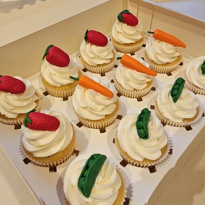 Premium Cupcakes (12)