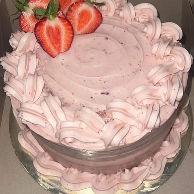 10” Strawberry Cake