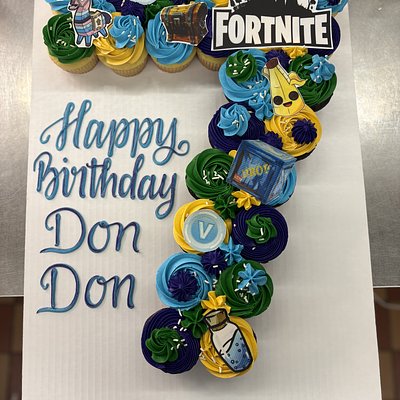 Fortnite Cupcake Cake 🎂 