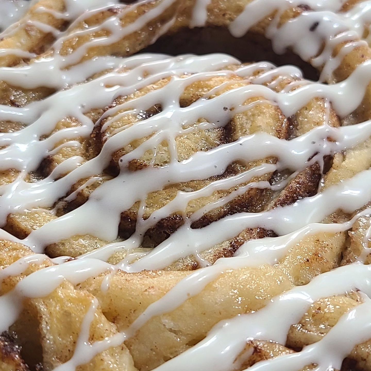 Cinnamon Rolls (single)