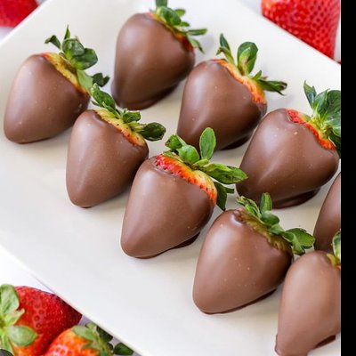 6 Count or 12 Count White Chocolate or Milk Chocolate Covered Strawberries 