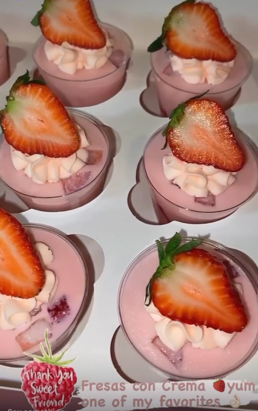 Gelatina de Fresas con Crema