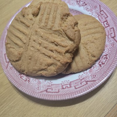 Jumbo Peanut Butter Cookies