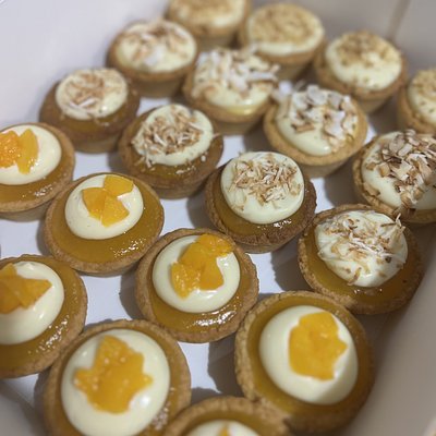 Assorted Mini Pies Share Box