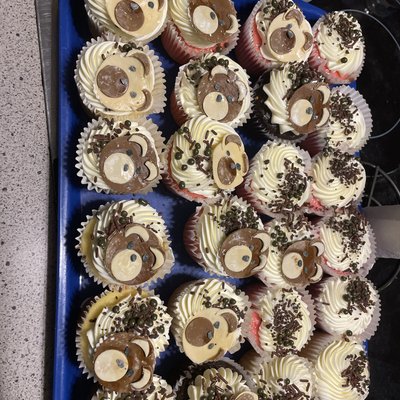 Customized 12 Cupcake 