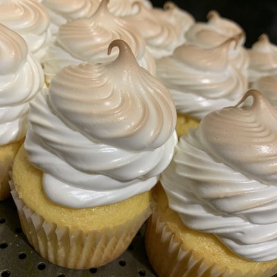 Lemon Meringue Cupcakes Per Dozen 