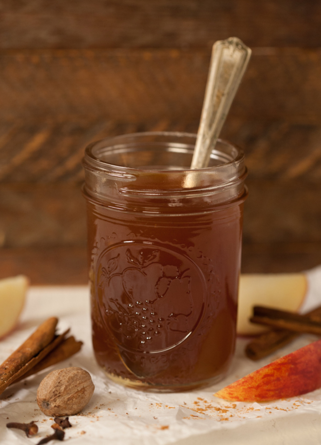 Apple Pie Jelly (Pint Jar)