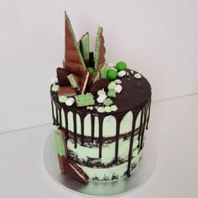 6”round buttercream mini cake feeds 10-12 people four layers of cake classic american buttercream frosting