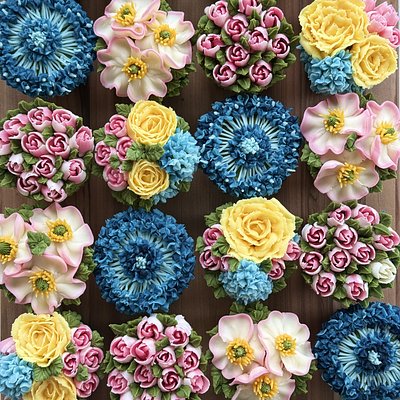 Deluxe Cupcakes (Boxed) 