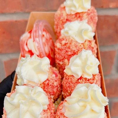 Cheesecake Stuffed Strawberries