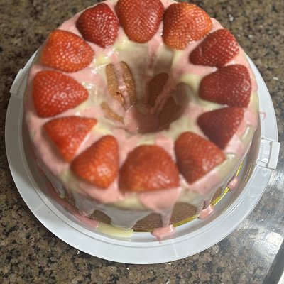 Fresh Strawberry Pound Cake