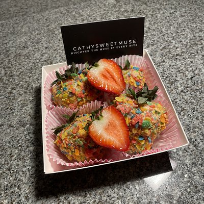 S Chocolate Covered Strawberries Tray