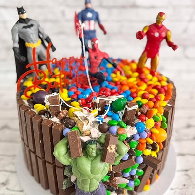 Custom 8” Cake (Serving Size 15-20)