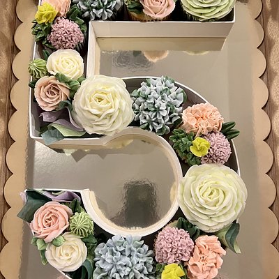 12pc Monogram Box (Toppers Additional Price) 