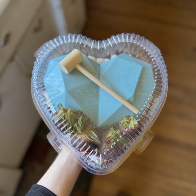 Breakable Heart 