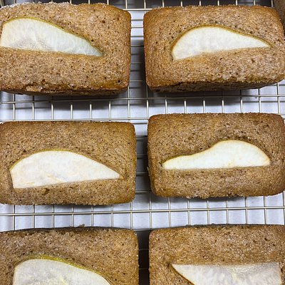 Mini Cinnamon Pear Loafs