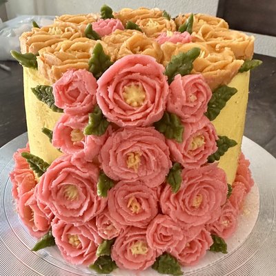 Custom Cakes 