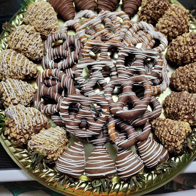 Dipped Berries with Toppings