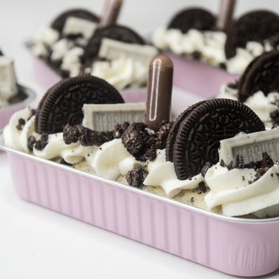 Cookies & Cream Infused Mini Cake