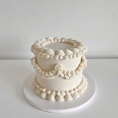 4” Custom Cake - Round 