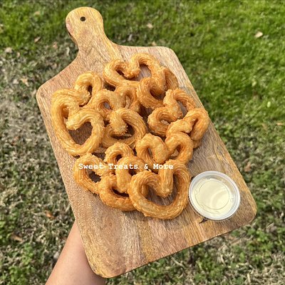(12) Heart Churros