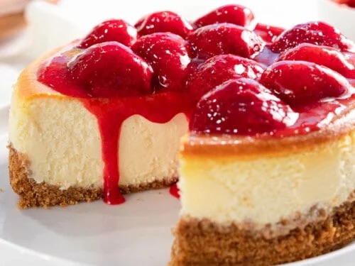 4” Classic cheesecake with strawberry topping