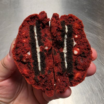 Oreo Stuffed Red Velvet 