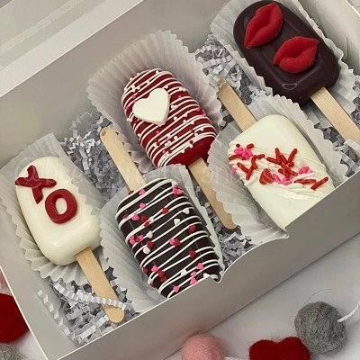 Dozen Cakesicles