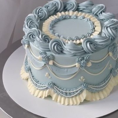 6” Round Cake (serves 8-10)