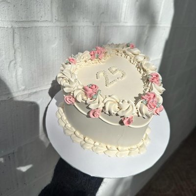 6" Heart Cake (10 Servings) 