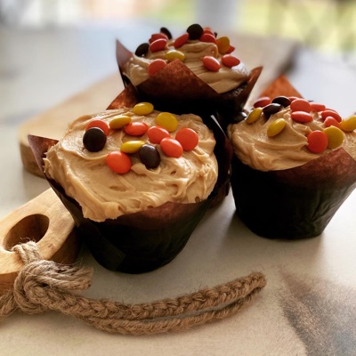 4 Jumbo Chocolate Reeces Cupcakes Stuffed With Peanut Butter Cream