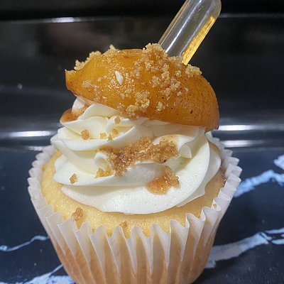 Drunken Peach Cobbler Cupcake 