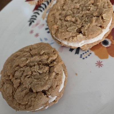 Brown Butter Oatmeal Cream Pie Cookie Sandwich