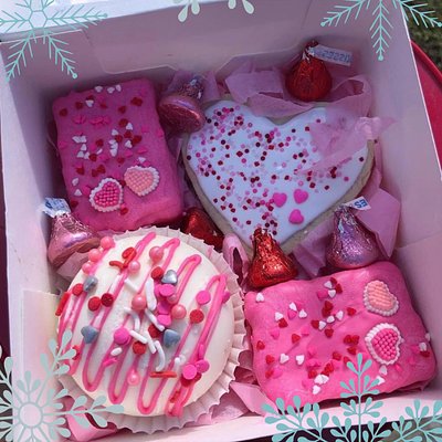 $10 Valentine Treat Box With Cookie,Cocoa Bomb And Krispy 