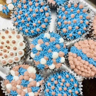 Half Dozen (6)
