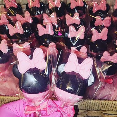 Minnie Mouse Cake Pops