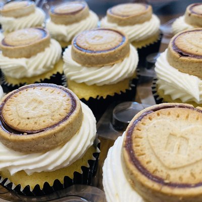 Cookie Top Cupcakes