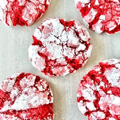 6 Lady In Red Velvet 